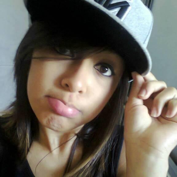 O sorriso é a arma mais poderosa contra quem quer te ver chorar.  *Directioner *Mahomie *Flyer *Magcult 0/12 ♥