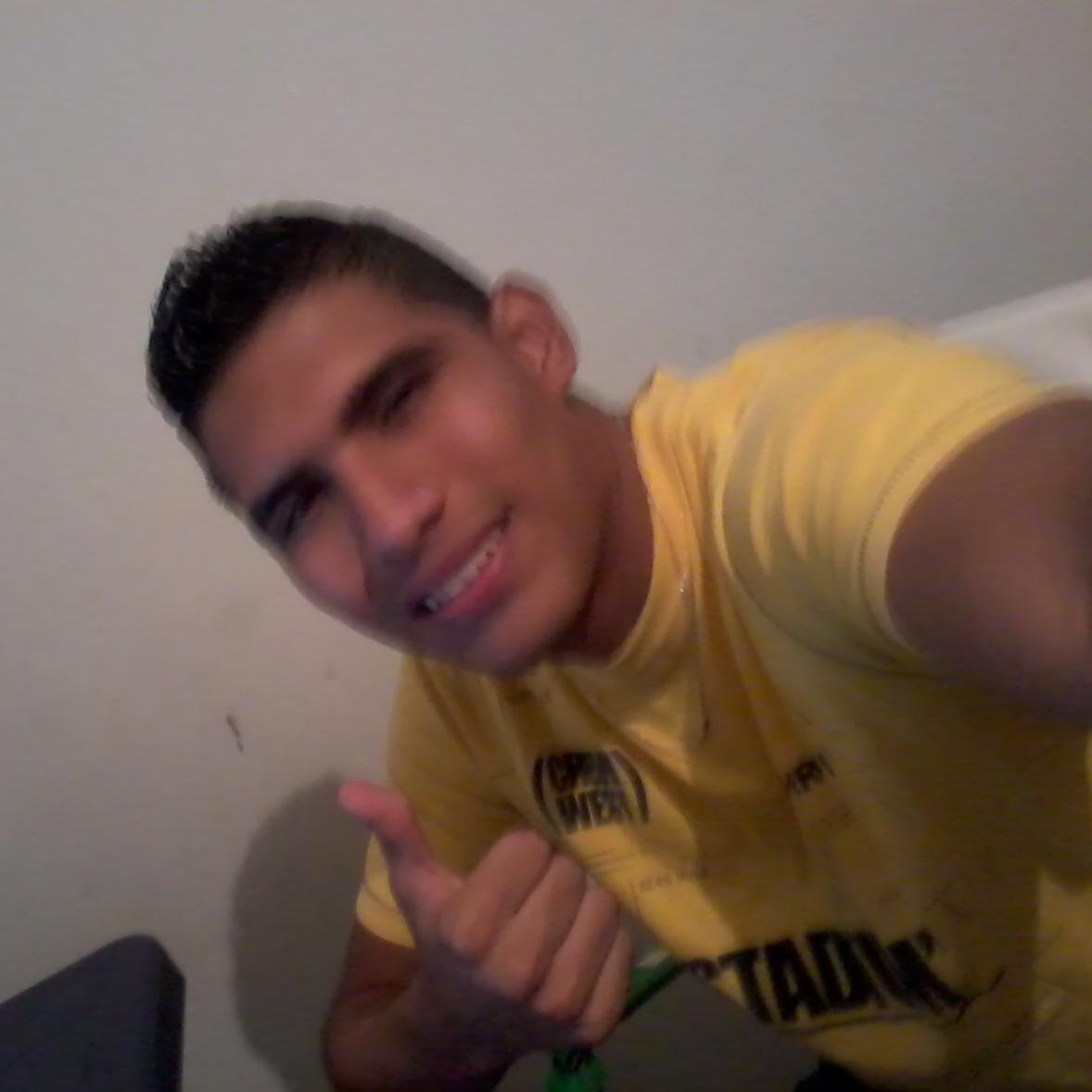 Fanatico del Beisbol Futbol y Basquetbol desde Pequeño Mi idolo Miguel Cabrera Ronaldo9 Cada dia Superandome para Conseguir los Objetivos Planteados I love Flia