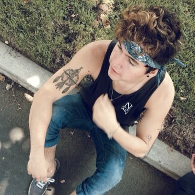 I JUST MADE THIS ACCOUNT TO READ @jizcalifuh's TIMELINE OKAY LOL