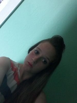 Loves Eminem♥ Hates Really Annoying People★ Love Meeting New People★