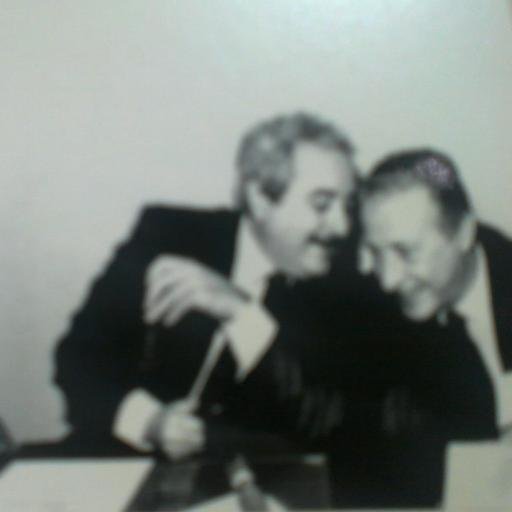 actiokanzlei's profile picture. Avvocato di professione, ma giornalista di cuore. I miei biografi si dividono in agiografi e ''diavolografi''. Tutti mi sembrano sconosciuti.