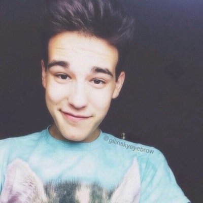hey beautiful, this is a free follow from @xwhitesideshawn go follow her :)