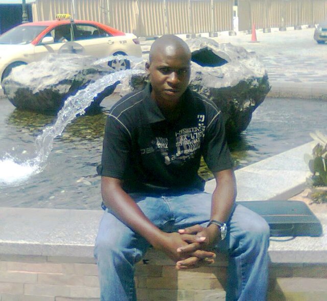 Very simple and fun loving,I love Arsenal Football Club.Follow me if you have HARD HEART.....