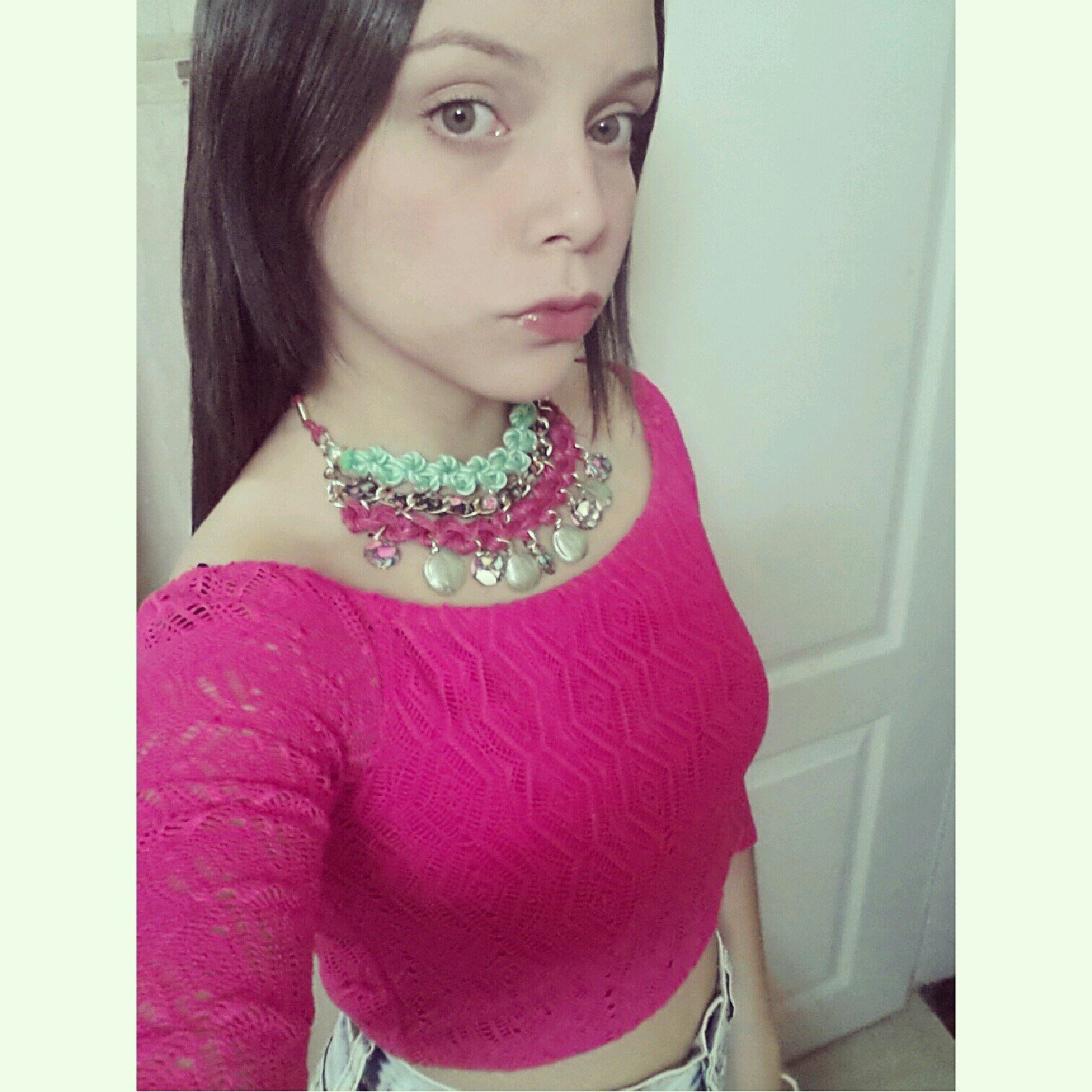 17, Venezolana... Instagram/snapchat: @valenm12