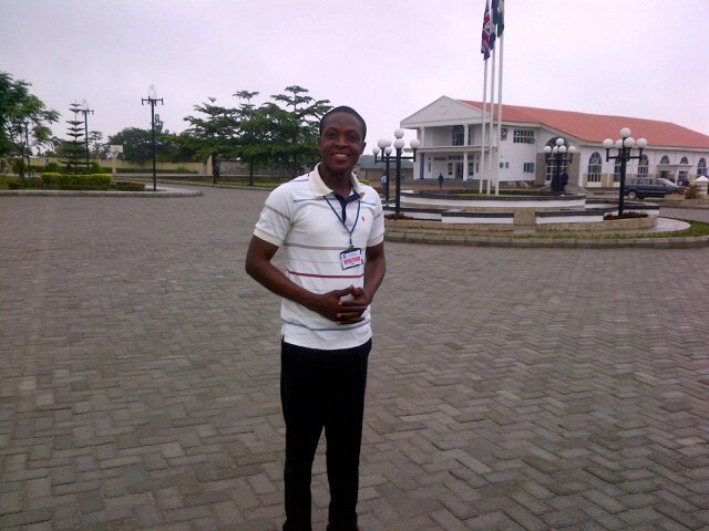 The most smiling boi ever liveth...luv to meet new fwends,nice nd easy going guy...........