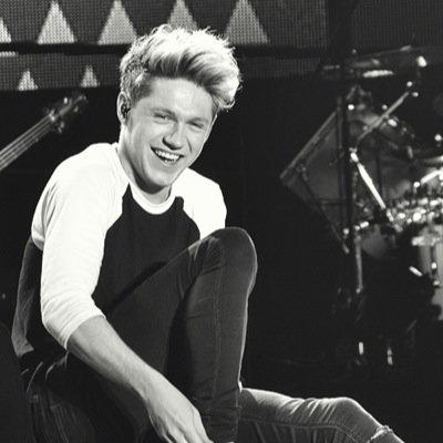 Hello cutie! Follow @90NiallJ and thanks♡