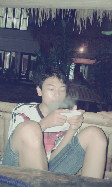 dimana itu tongkrongan ,disana lah rumah dan temanku :)