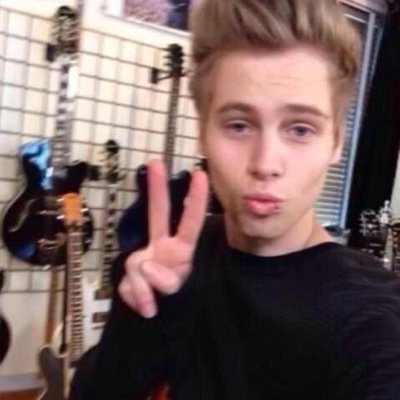because luke hemmings is actually funny.