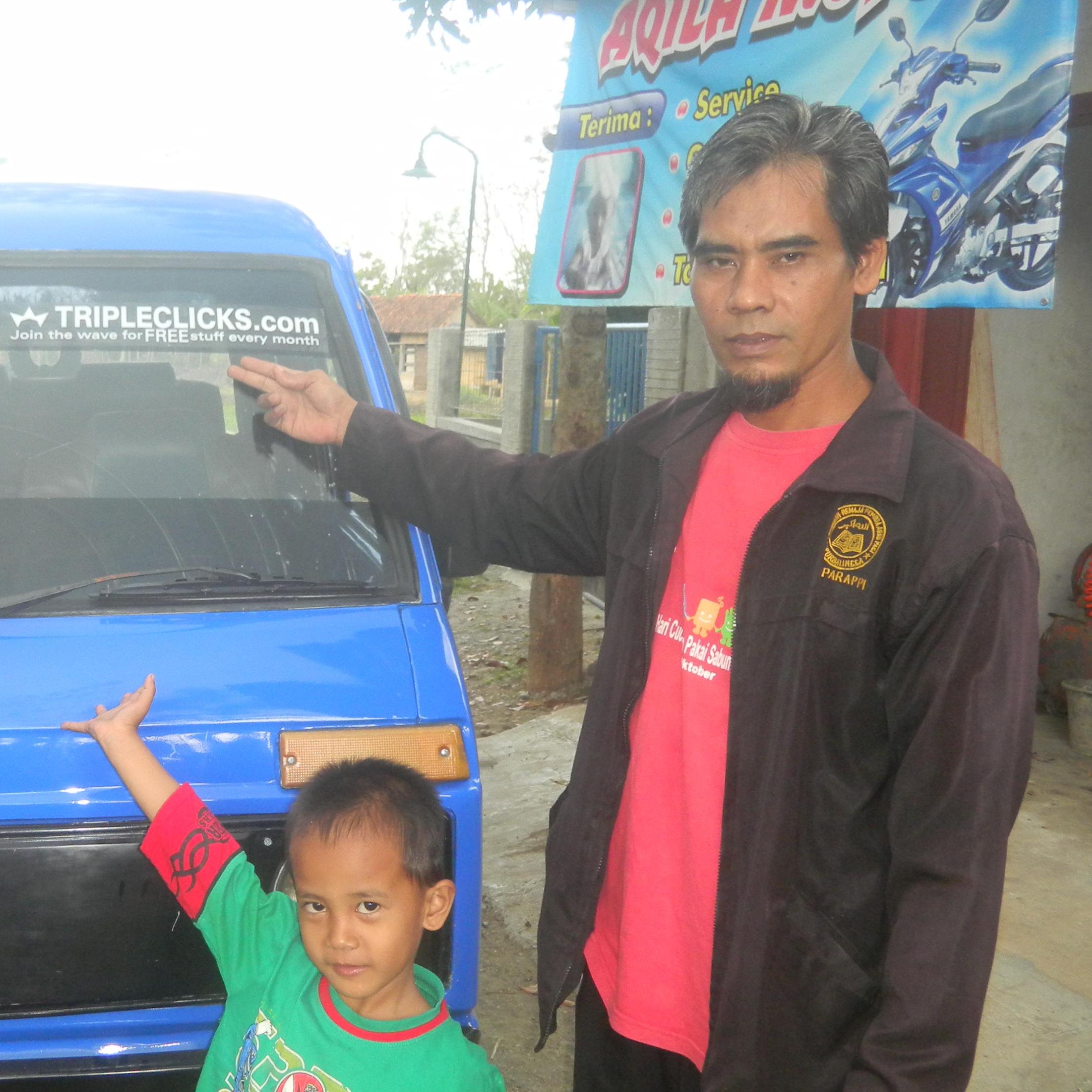 fififar1's profile picture. hi you login here it's new