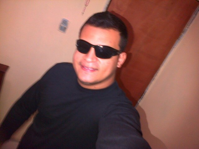 Ingeniero Civil.. Sencillito gracias a la educacion que me dan mis padres!!