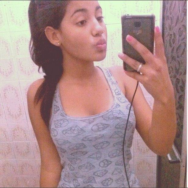 sei que não sou perfeita , mais faço do meu jeito , e na moral se ta te incomodando é porque ta fazendo efeito