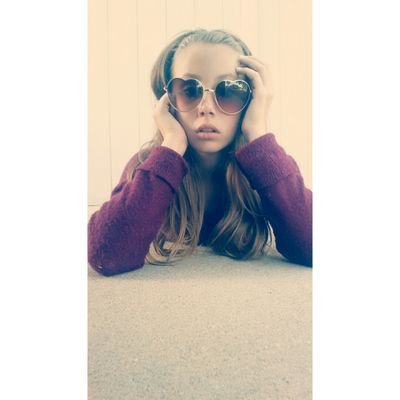 •actress
•model
•email:
aurora1215g@gmail.com