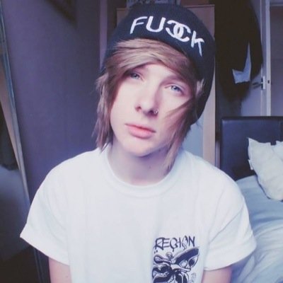 I'll risk loving you, if you do the same for me. 
Single. 18. Bisexual.