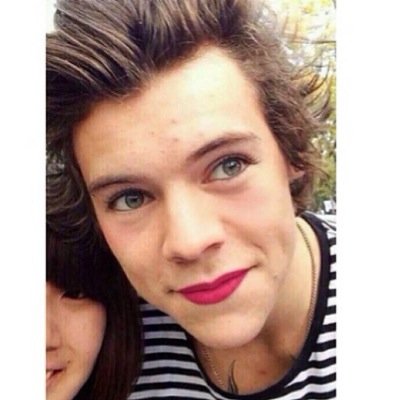 @WordlessNiall just gave you a free follow so follow her account back! [[ask for a follow back]]