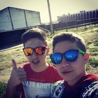 15. La vida te da lo que te mereces//solo esa persona te hace feliz//. Benavente'14=)