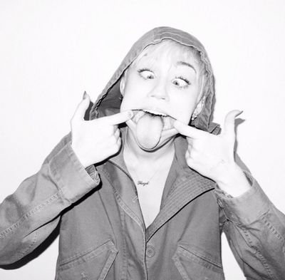 ❤FOLLOW ME AND FOLLOW BACK ❤ Siganme en instagram :) sigo a todos los que me sigan ⏩⏩ is_miley_bitch ENANA 4EVER  •~SmilerForever~•