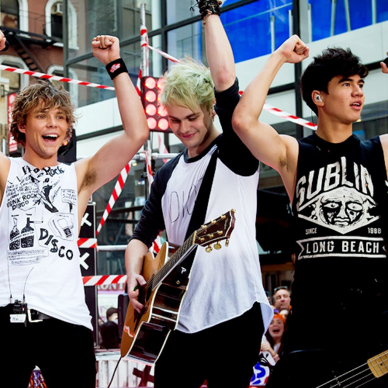 ashton_fries's profile picture. Mashton wants Cake and fries xoxo