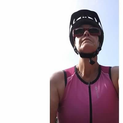 IXer, UXer, wife, mother, triathlete, communicator, daughter, sister, aunt, friend.
