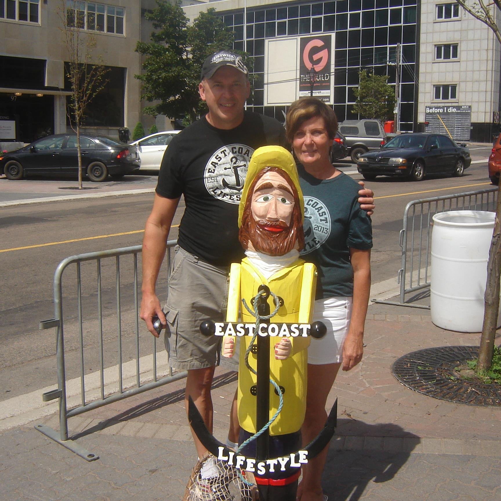 Timber mart salesmen ,keeping fit ,wood carver. check out my wood carvings .on twitpics and on facebook @robbobby art
