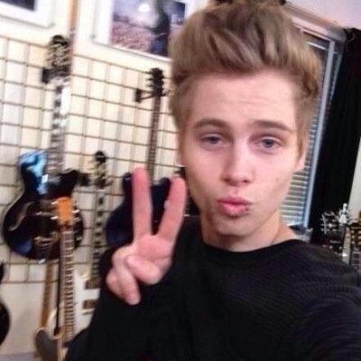 • FREE FOLLOW BC ILY • please follow our main account • @CHASINGXIRWIN •