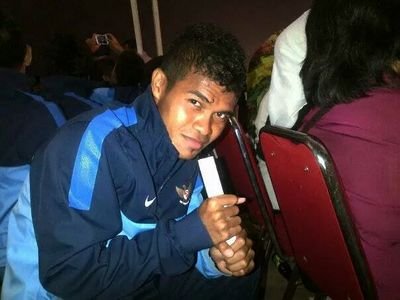 Official Account Fanbase @irfandizein / Irfandi Zein Al-zubeidy♥ Football Player Team National Indonesia U19
Keep Support Alzubeidy Jersey #28
•29 Agustus 1995•