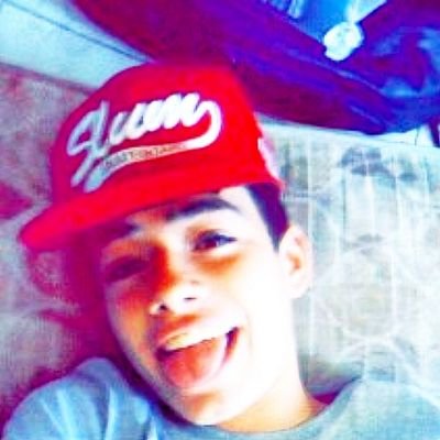Branquelo 
Chato Muito Chato , Engraçado.