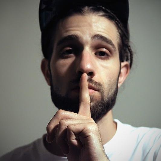 Hip hop artist that wants to change your brain. Download my new EP, Blue Hearts free at https://t.co/ZYEeABHdn2.