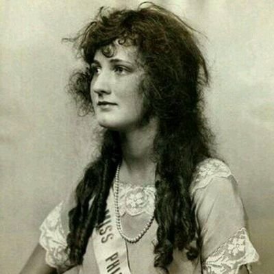‏‏‏~ بعيداً عن كل شيء أنا هنا حره ~