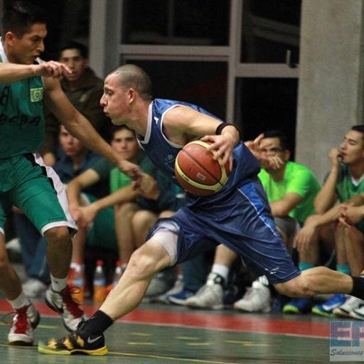 Amo al basket, mis abuelos y a mi madre. Eterno amigo de los animales. 
La bicicleta mi Mejor compañera.