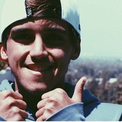 free follow from @punkdatluke she follow back if you're in a fandom. ✌️ rt the link please !x