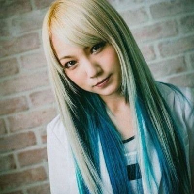 SCANDALに常に会いたい病です。 近県LIVEは基本いきます。 横アリ参戦しました。
ギターやってた。