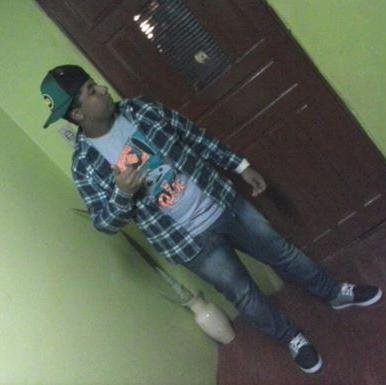 Naum so nenhum fodão mas também não sou lezado
 Meu estilo é diferente, Tudo bm que eu não inventei esse jeito de viver olha pra aprender