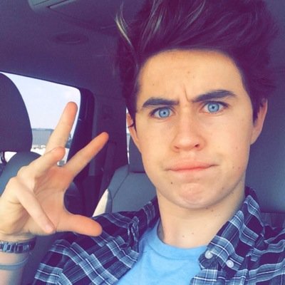 follow @fyihemmings