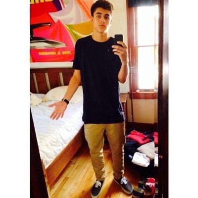 follow @fyihemmings