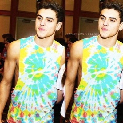 follow @fyihemmings