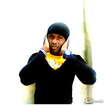 Levisondera's profile picture. Who is this bloke???simply a medical student(finals) cum model...  He struts it like it's no man's biz.. Buh for real I am word addicted.. That's if you get it!