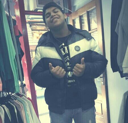 • Siempre con una sonrisa ♥ Tengo la  novia mas hermosa de todas y encima  me re ama :$