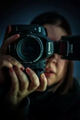 A photographer who loves to capture the perfect moment.