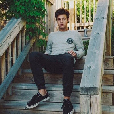 Follow @0mgNashh she gave you a free follow. Ask for a follow back! (: