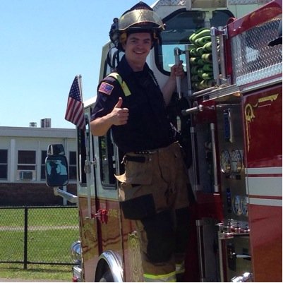 Sweet_HomeTtown's profile picture. Follow for a free iphone 4.