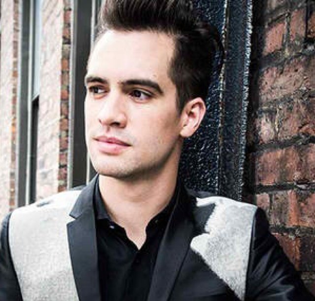No rules. Just me, a guitar, and a mic. Losing bets to @BroadwaySong on everything.  |Mature RP| #MB|