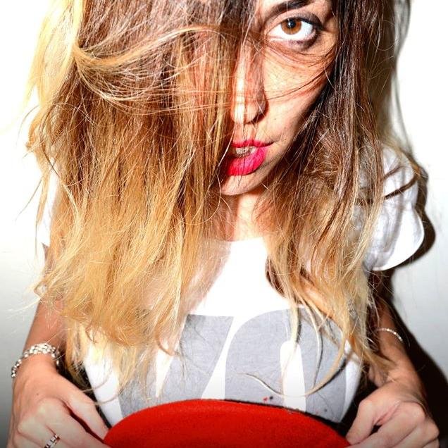 VPiccolella's profile picture. CREATIVA                                                                                  Fotografía-Pintura-Danza-Diseño-Leonina-Amor.                  ♡