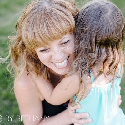 TheDownLo's profile picture. Momma | Wife | Singer-Songwriter @bobsandlolo | Author | Book Lover @PageTwoBooks | Adventure Seeker