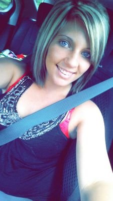 CountryBarbii's profile picture. Powder your nose, paint your toes
Line your lips and keep 'em closed
Cross your legs, dot your eyes
And never let 'em see you cry♡