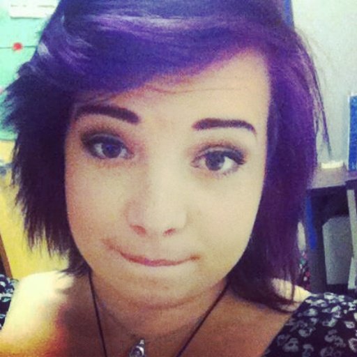 phoebeptv's profile picture. 