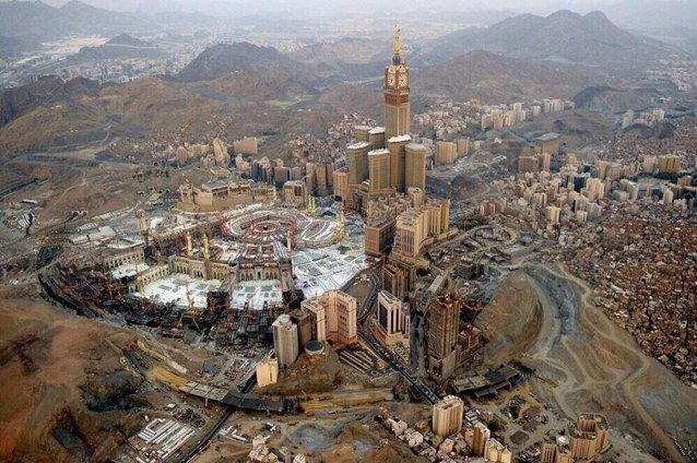 alqulbi's profile picture. وأفضل الناس ما بين الورى رجلُ && تُقضى على يدهِ للناس حاجاتُ