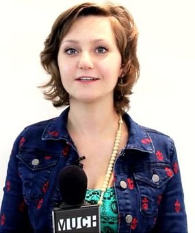 Kayliray1123's profile picture. they say its happy here happiness is figurative im happy cuz of me doesnt matter where im living.