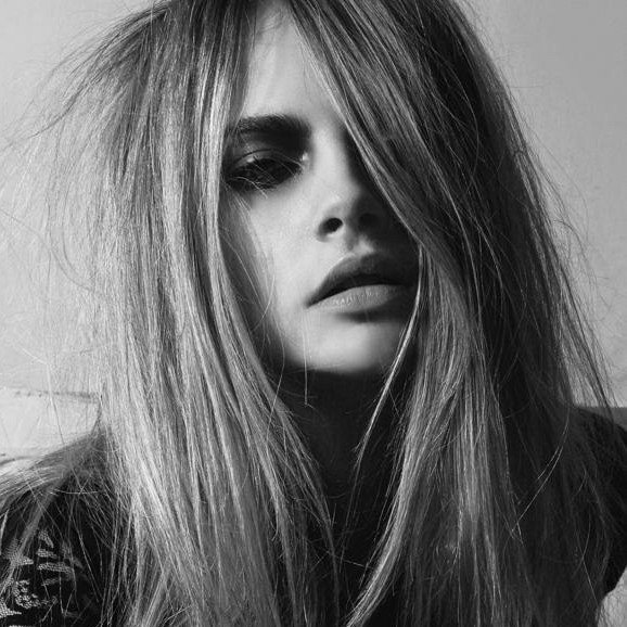 Drugged up and ready for an adventure. || Roomies with @DestructiveEffy || Haven't earned my wings yet. || claimed by @FrostyIce_Queen || #literate #Claimed