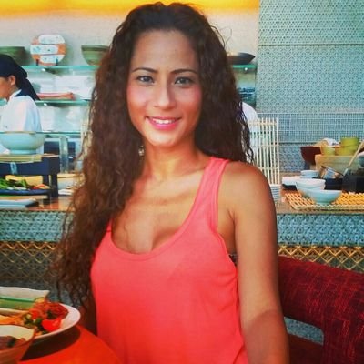 Malaysian Global Food Trotter living in Dubai, Gelato Lover, An Epicurean, Sporty, Sweetly Sarcastic. A Marketing & Events Angel.