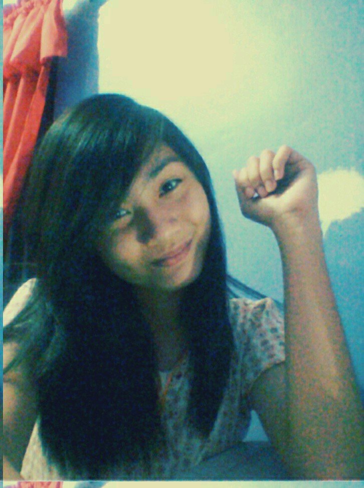 Sweet|Moody|15|GH|Juliemong| Follow me and ill follow you back =`)